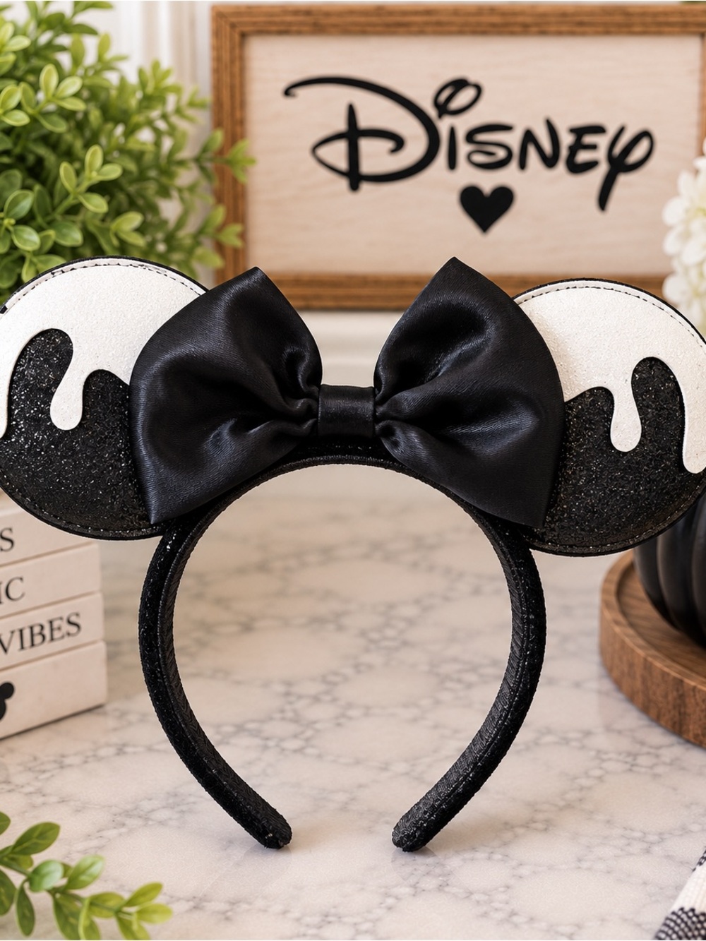 Disney Minnie Halloween Glow in Dark Drip Ears NWT